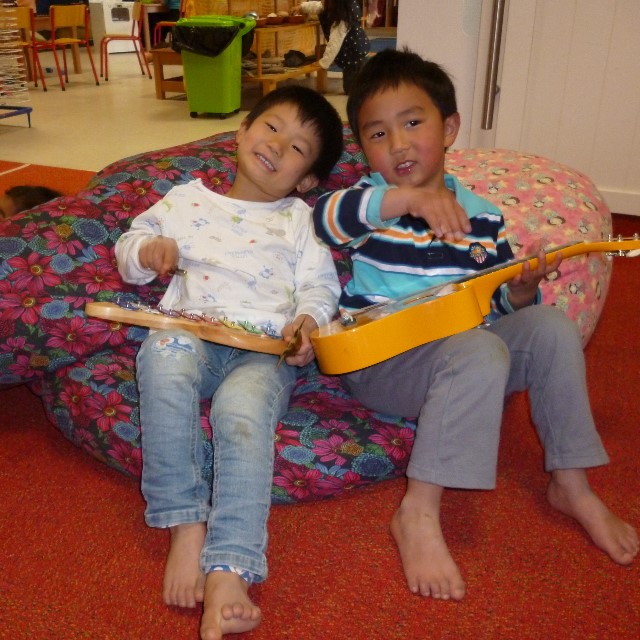 Marc shares his musical skills with his friends… 2 九月 2014